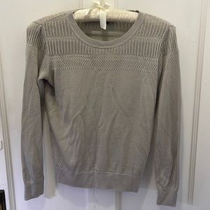 🏷️3/$20- Banana Republic Gray Sweater (Women’s Small)